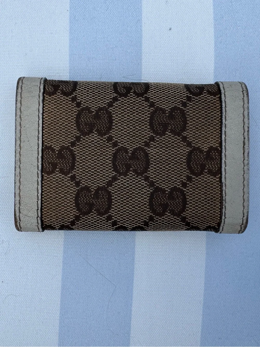 Authentic Gucci GG Canvas 6-Key Holder Case White Leather